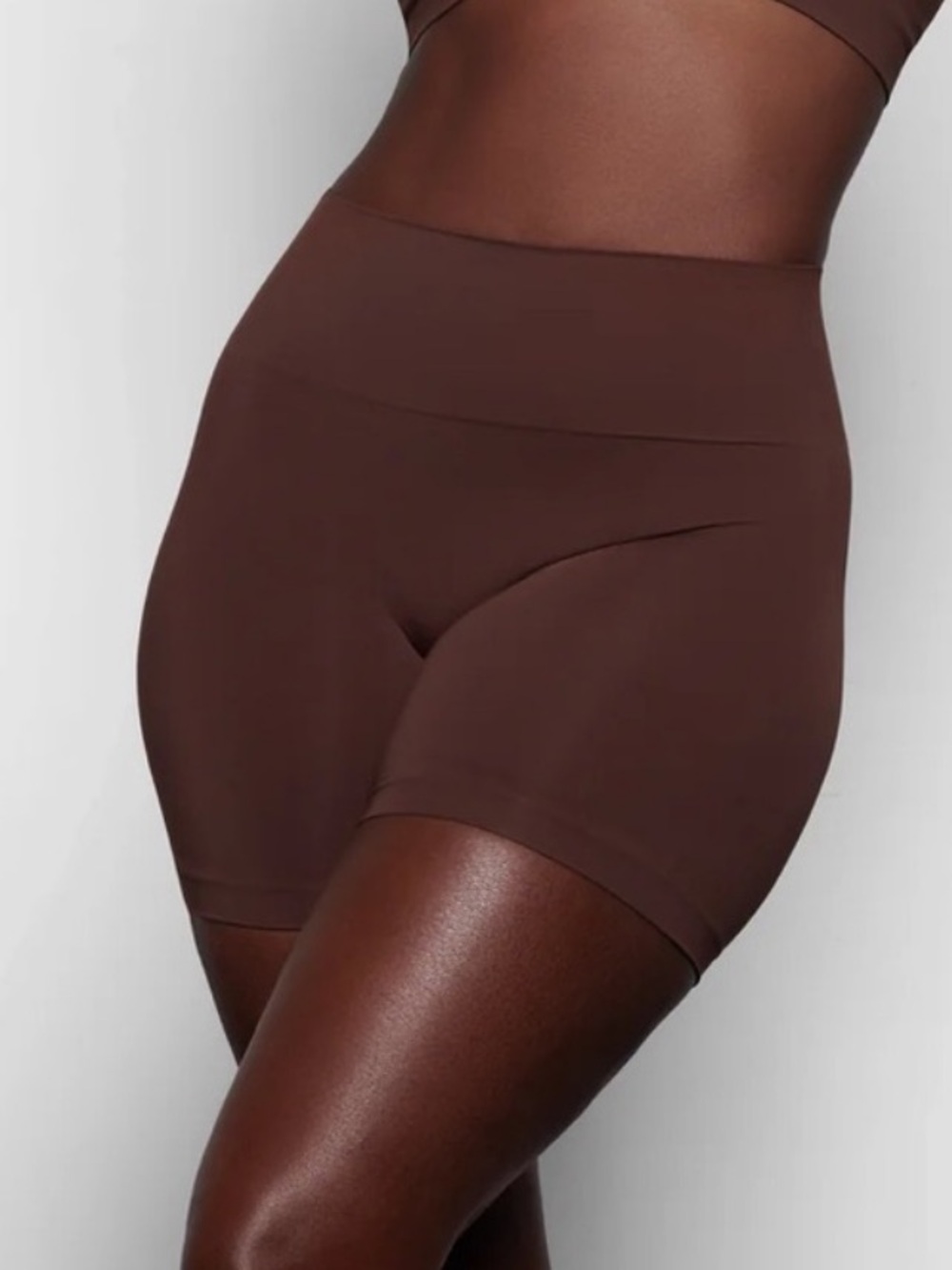 SKIMS SOFT SMOOTHING SEAMLESS SHORT COCOA SMALL